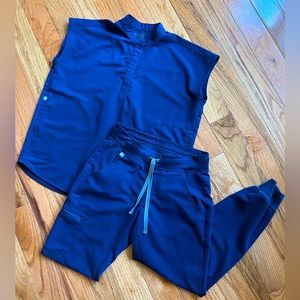 Figs Rafeala scrub top XS and Zamora jogger XSP NAVY